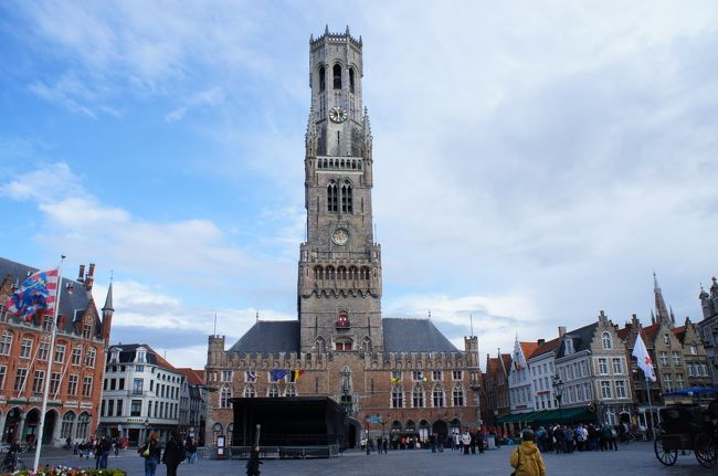 鐘楼(北側)とマルクト広場