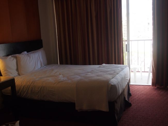 予定では8時間くらいかかるはずが4時間で歩いてしまった・・・<br /><br />ガイドブックどうなってやがる。<br />てなわけでお昼寝。