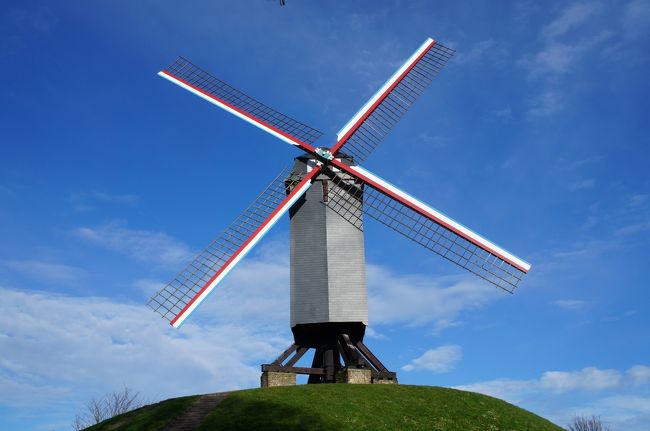 ボンヌ・シエール風車(西側)とクライスフェスト通り