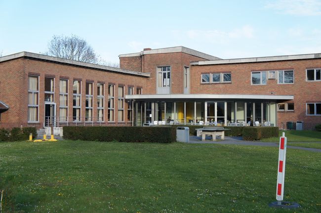 ブルージュ'Bruges - Europa'(ユースホステル)<br />1泊朝食付きで、18.4ユーロ<br />朝食は7:30〜10:00<br />シャワー付き、6人部屋に4人宿泊<br />