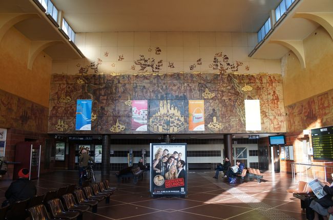 ブルージュ駅の屋内
