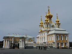 続いて１時間ほどの移動でペテルゴフの大宮殿へやってきました。