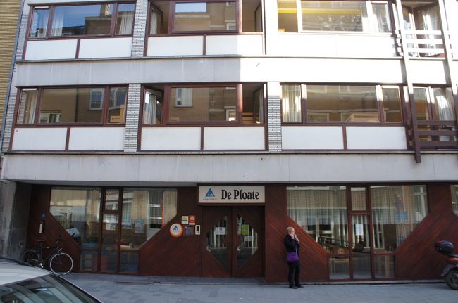 オステンド'デ・プロート'(ユースホステル)(南東側)とランゲ通り