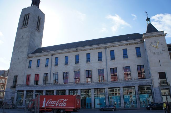 ショッピングセンター(北西側)とワーペン広場