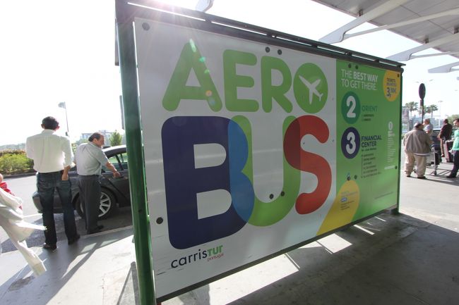 朝8:50　フランス経由でLisboa空港到着。<br /><br />Lisboa空港からCPの出るOriente駅までAERO BUS(空港バス)で移動します。3路線あり、Orienteへは2番のバスに乗ります。<br />チケットは車内で購入。3.50ユーロ