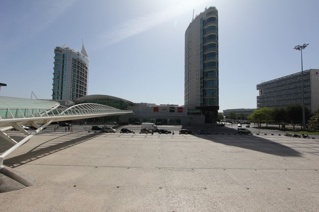 Oriente駅横にある、新しいショッピングスポット<br />バスコダ・ガマ　ショッピングモール<br />駅も、モールも結構大きいです。駅は、ガラーンとしていて、電光掲示板の案内が、出発1時間前ぐらいにならないと出ないので、何番線なのか確認しにくかったです。