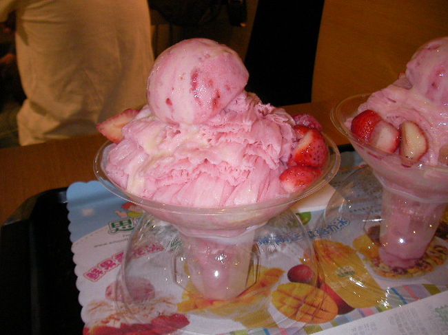 有名なスイーツ（ミルクを削ったカキ氷）