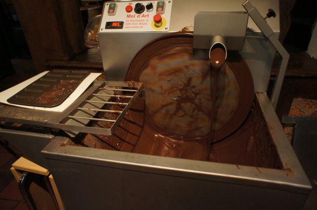 チョコレートフォンデュが食べられますが、衛生的に不安なので食べませんでした。