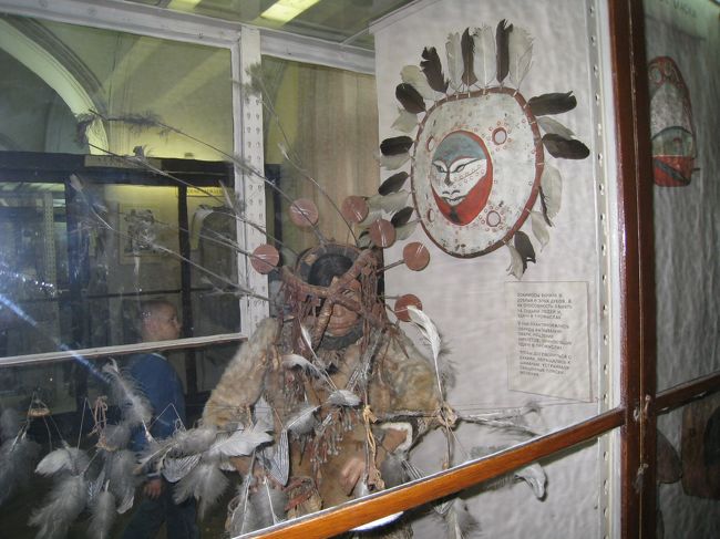 クンストカメラ。殆どの展示物では、子供達がカメラを持って撮りまくっていたのに、ホルマリン漬けの階だけは興味深く覗き込むだけで、誰もシャッターを押していませんでした。