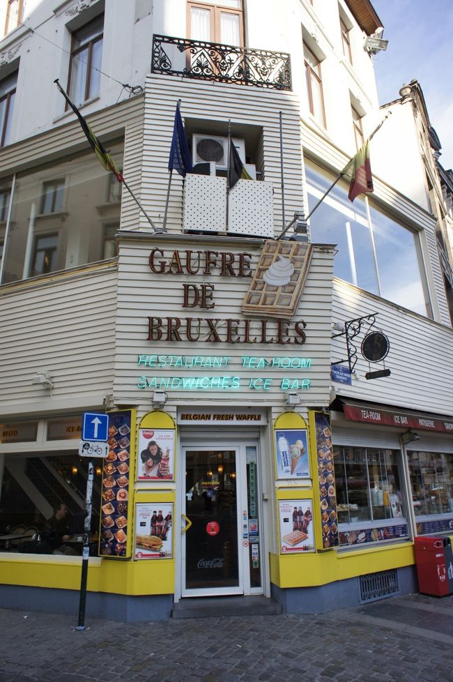 2012年4月30日。<br />Gaufre De Bruxelles（ゴーフル・ドゥ・ブリュッセル）で朝食にワッフルを食べることにしました。