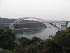 大三島に上陸後、６キロほど走り、ミカン畑の風景に癒されていたら、早くも大三島橋があり、伯方島へ。