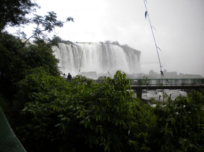 橋が見えてきました。