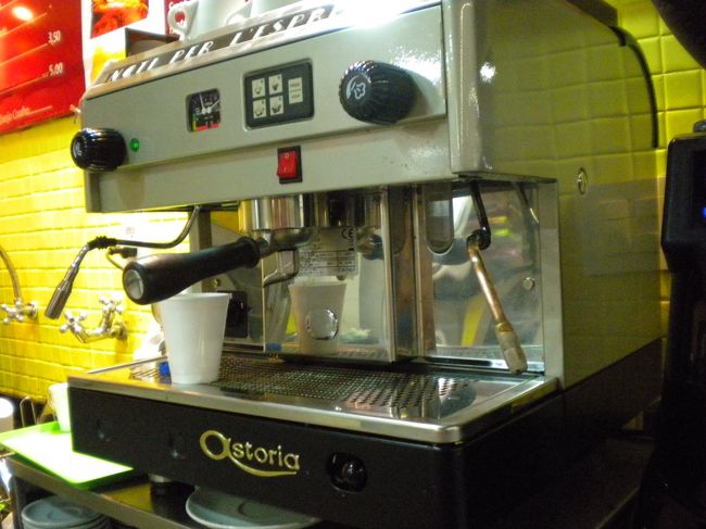 ブラジルのカプチーノを飲んで（旦那のカプチーノのほうがアワアワでで美味しいな〜）