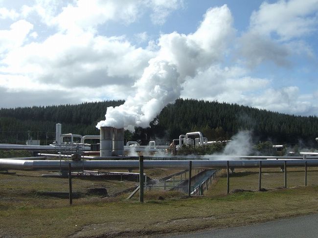 温泉から電気を得る地球にやさしい電力エネルギー ワイラケイ地熱発電所 nzドライブ紀行 12 05 Vol 10 タウポ ニュージーランド の旅行記 ブログ By Hizuk927さん フォートラベル 温泉から電気を得る地球にやさしい電力エネルギー ワイラケイ地熱発電所 nzドライブ紀行 12 05 Vol 10 タウポ ニュージーランド の旅行記 ブログ By Hizuk927さん フォートラベル