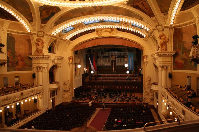 5/13　プラハ　市民会館（内部）