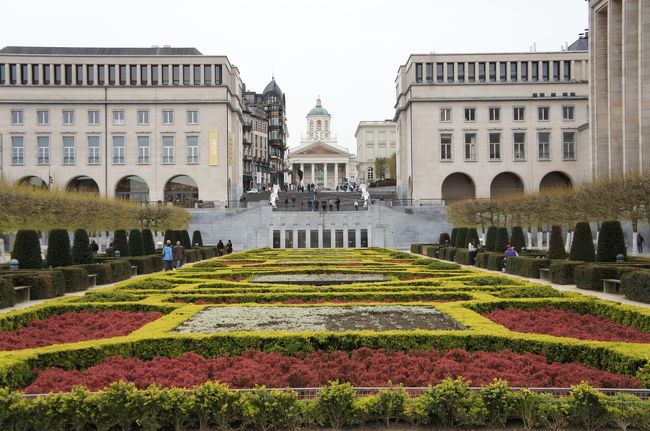 コングレ宮の庭園(南東方向)