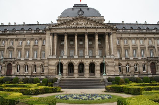 王宮(北側)とパレ広場