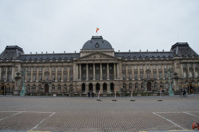 王宮(北側)とパレ広場