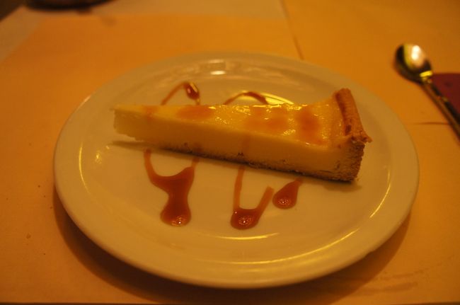 ムートン・ドールのデザート<br />デザートはチーズケーキです