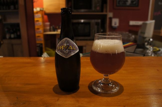 ブリュッセル'ジャック・ブレル'(ユースホステル)のバー<br />トラピストビールのオルヴァルは、３ユーロです<br />http://www.orval.be/