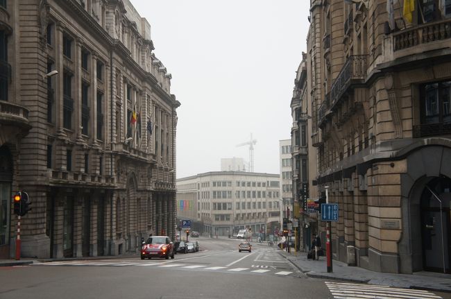 ブリュッセル中央駅(東側)とコロニー通り
