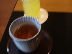 最終日の朝。
今日は真南風で朝食。
シークワーサージュースとお茶。