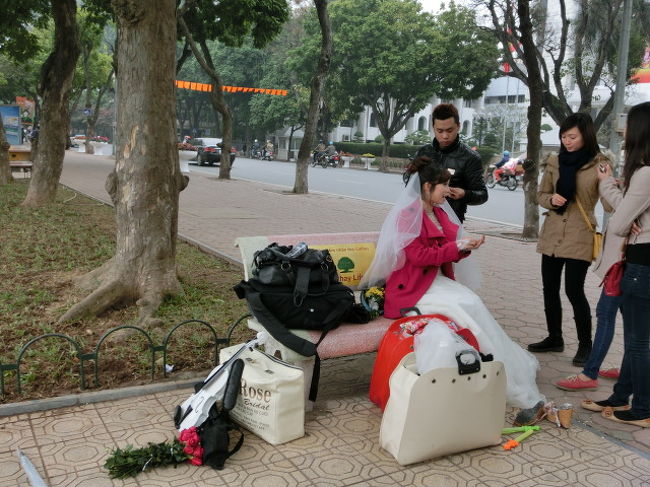 　　結婚記念写真を撮っているシーンを数回見かけました。<br /><br />