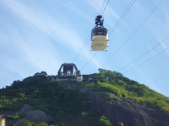 ポン・ジ・アスカールのロープウェイ。<br />２つのロープウェイで乗り継ぎます。