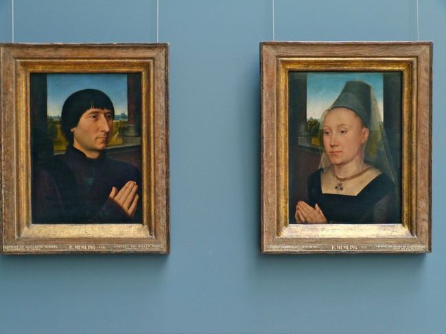 　これはメムリンクです。<br /><br />　くだんのガイド氏がこれは夫婦なんですけれど、どうしてこの無表情なんでしょうか、そしてなんで別々の絵になっているのでしょうか、と私たちに問いかけるのです。あの人は問いかけが多くてレスポンスを求めます。旨いやり方ですよね。<br /><br />　で、その答えなんですが・・・・忘れました・・・何せ時間がなくて忙しかったんだもの。