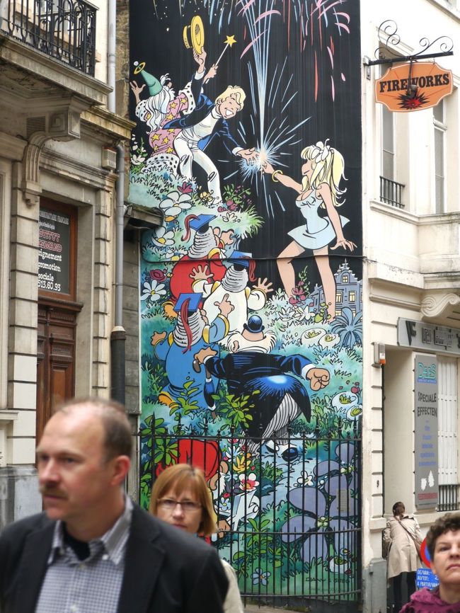 　確かブリュッセルの街の中には何カ所かがこんな具合に漫画が描かれているところがあるんだそうです。全部を写真にしたいなぁと思ったんですが、ポイントをきちんと把握していなかったのでちょっと無理でした。