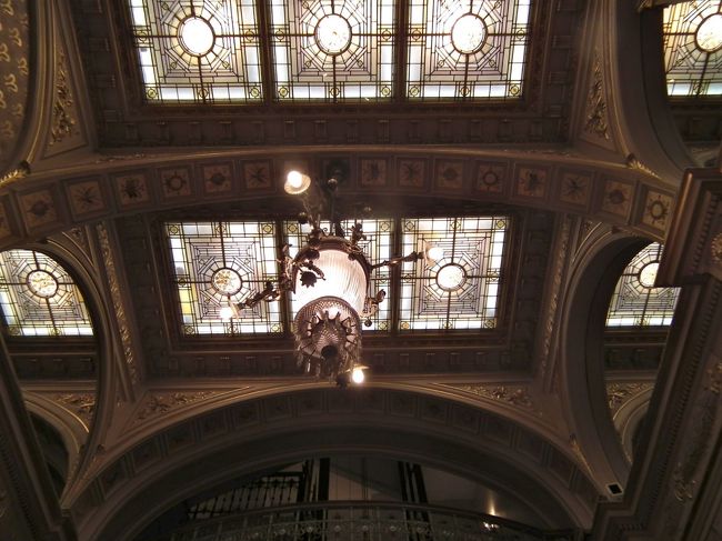 　天井がとても美しい設計になっています。これはかなりの手間がかかっているといって良いのではないでしょうか。