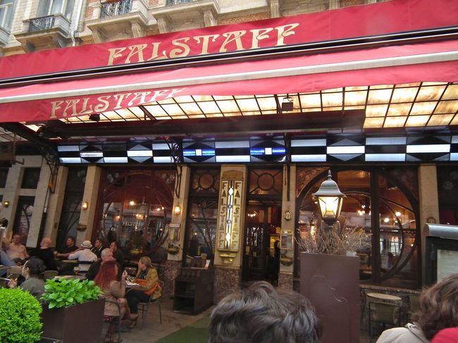 　夕飯はもうヘヴィーなものは要らないなぁというので、建物重視で、ここに入りました。