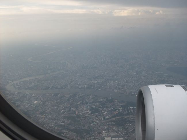 ドバイ便は定刻より２０分ほど遅れて出発。<br />