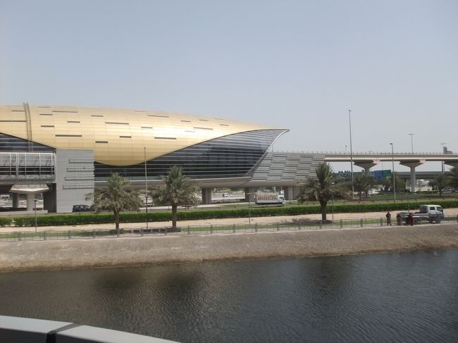 駅はこんなかんじ。<br />なんか豪華〜。