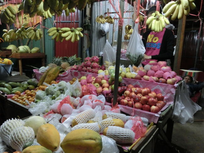 　　街は暗く、入りたい食堂が見当たりません。<br /><br />　　バナナ、ミカンを買って（１４０００ＫＩＰ　１４０円<br /><br />　　この街は長居する所ではありません。<br /><br />　　明日は私の好きな国タイへ行く事にしました。<br />