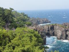 城ヶ崎海岸の散歩道より