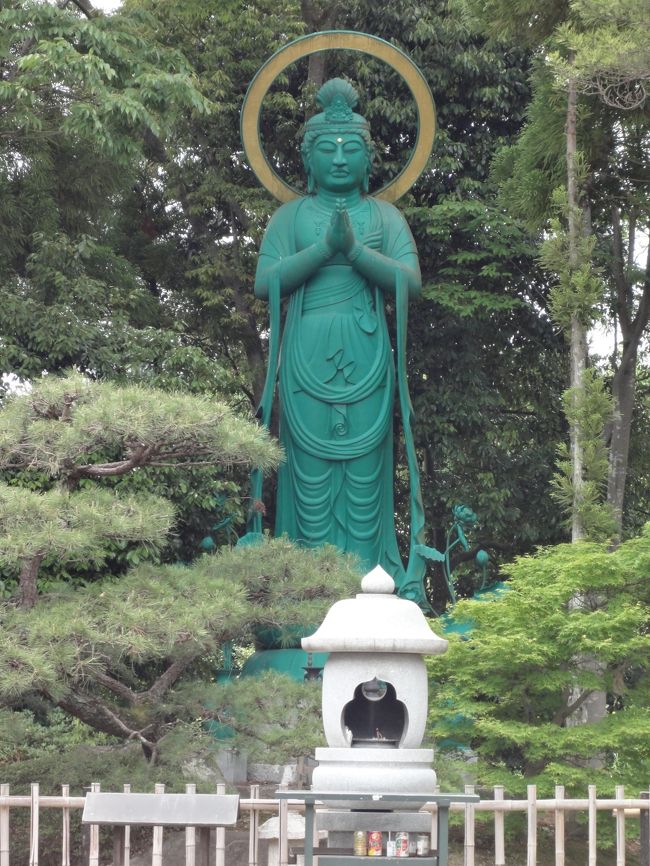 比較的新しいお仏像ですが、なにゆえこの色にされたのでしょう？！\(◎o◎)／！