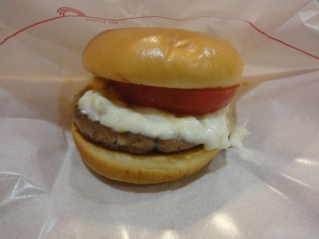 ≪追加≫<br /><br />この写真は、６月９日に、布施の駅前のモスバーガーで食べた「限定３０食！塩こうじバーガー　雅」です(*^_^*)<br /><br />あまりに美味しくて、写真撮っちゃいました♪<br />他のお店でもあるのでしょうか？<br />ご存知の方、いらっしゃったら教えて下さいませ〜ヽ(^o^)丿