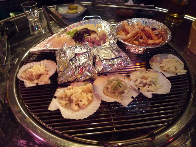 一度ホテルに戻り、夕食へＧｏ！！<br /><br />夕食１軒目♪<br />“ケッポレチンジュ”！！<br />貝好きには堪らない、貝焼きが食べられる行列が出来るお店だよ。<br />お酒と良く合うんだなぁー♪<br />３回目の訪問。