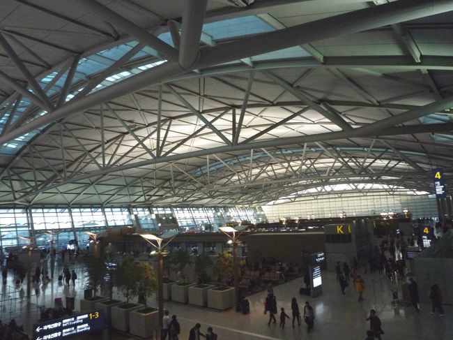 チェックインしてＩＣＮを散策。<br />