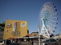 さらに歩いてエスパルスドリームプラザへ。
建物隣りの観覧車や映画館、ショッピング街、レストランなどを合わせた複合商業施設です。