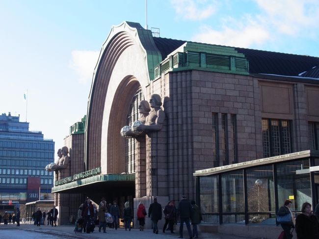 サーリネン設計の鉄道駅。