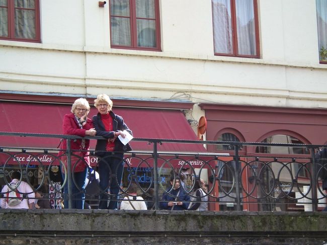 　このおばさんたちが何を言っているのかすぐにわかりますよね？<br /><br />　「何人かしらね？」<br /><br />　なんでわかるかというと、私たちもそういっていたからですよ。