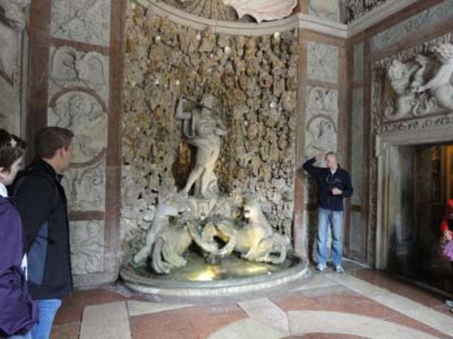 ヘルブルン宮殿