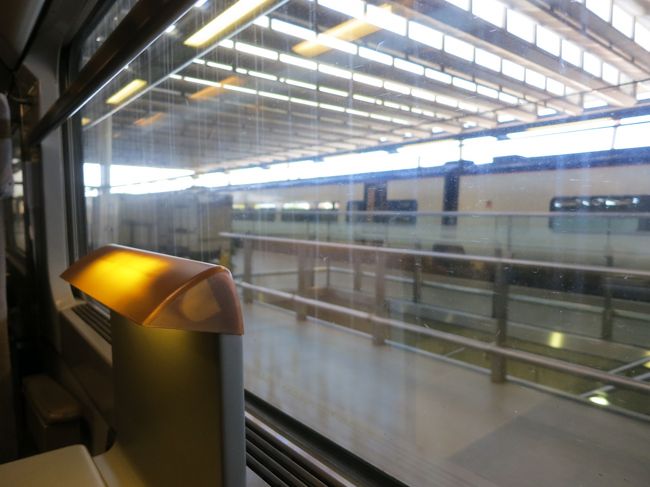 でも、ガラス汚すぎです。