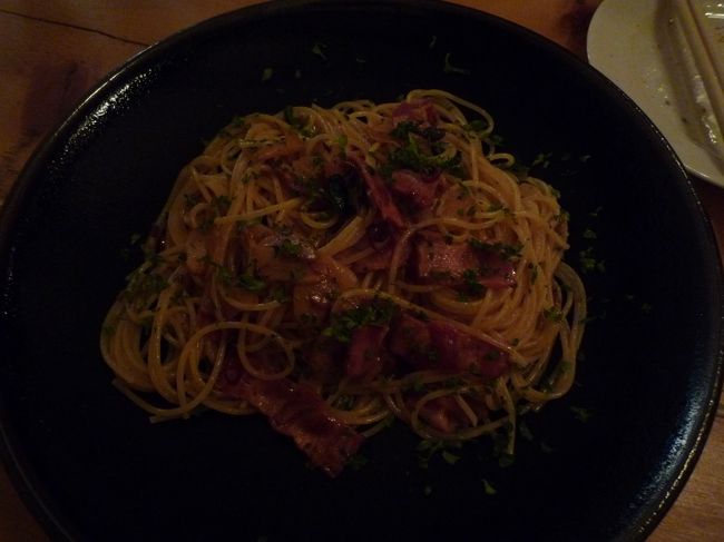 本日の夕飯はホテルから車で１０分くらいのmintama（ミンタマ）さんというイタリアンへ。<br /><br />ホテルからタクシーで１０００円しませんでした。<br /><br />店内は満席に近く予約して行った方が無難です。<br /><br />ファミリーも多く、気軽に食べるには良いかも。<br /><br />店内が暗いので、写真が上手く撮れませんでした(＾＾； 