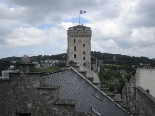 城塞の上には、塔がありました。上に上れましたが、あまり景色はよくなかったです。