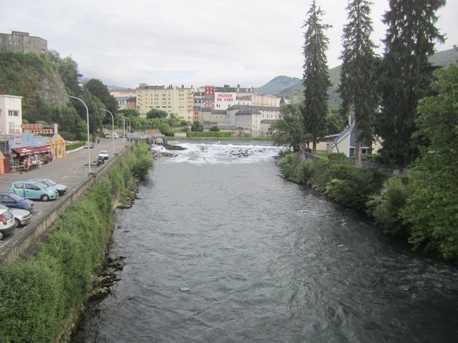 一旦、ホテルに戻り、少しゆっくりしてから、７時過ぎに聖域に向かいました。天気もなんとかもちそうなので、ろうそく行列に参加してみようと思います。