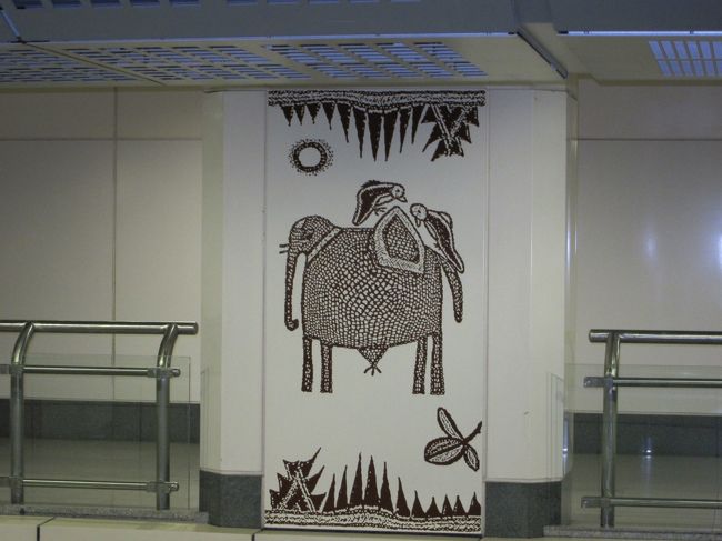 リトルインディアの駅には象が<br />お出迎え。パオーッツ。