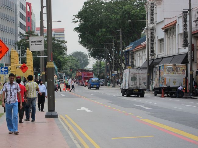 とととにかく暑い！！<br />汗をタオルで拭き、拭き、<br />車イスを押す。<br />はい！水のむよ〜と、脱水<br />症状にならぬよう、念には念を。